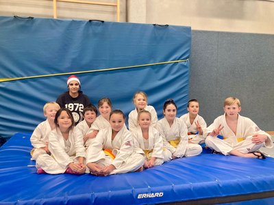 Kinder auf Judo Matte